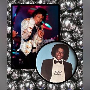 Vintage Music Pinback Button - Light Blue Background Michael Jackson 1977 !